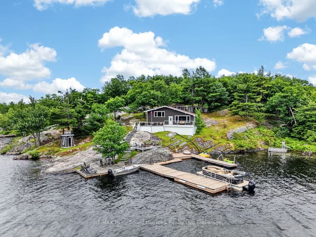Detached at 101 Healey Lake Water, The Archipelago, ON P0C 1H0