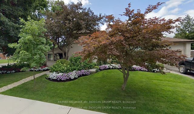 Detached at 290 Gretel Drive, Richmond Hill, ON L4C 4V1
