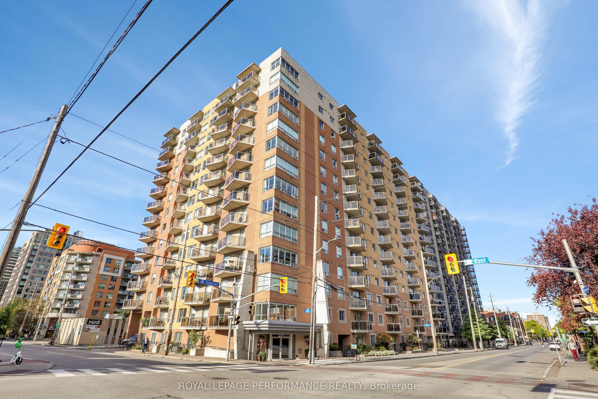 Suite 712 · Floor 7, Unit 712 · 429 Somerset St W