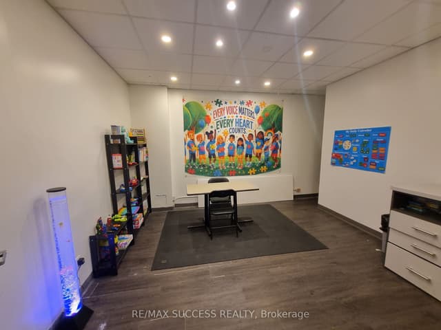 Commercial Retail at 2567 Hurontario Street Main Fl, Mississauga, ON L5A 2G4