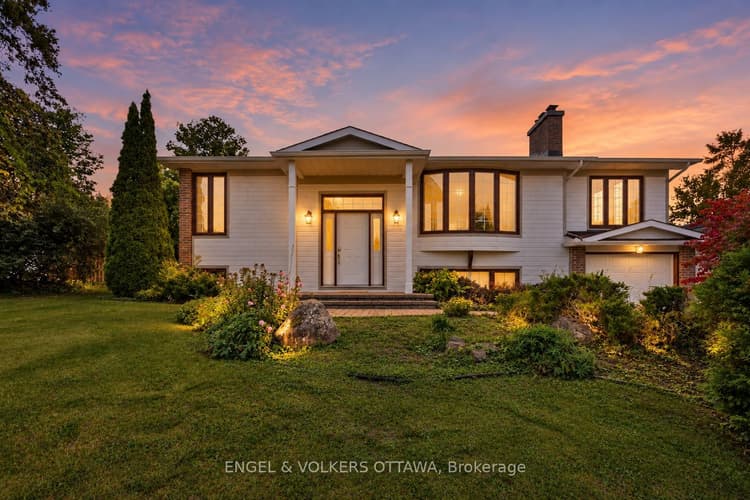 5293 Mclean Crescent