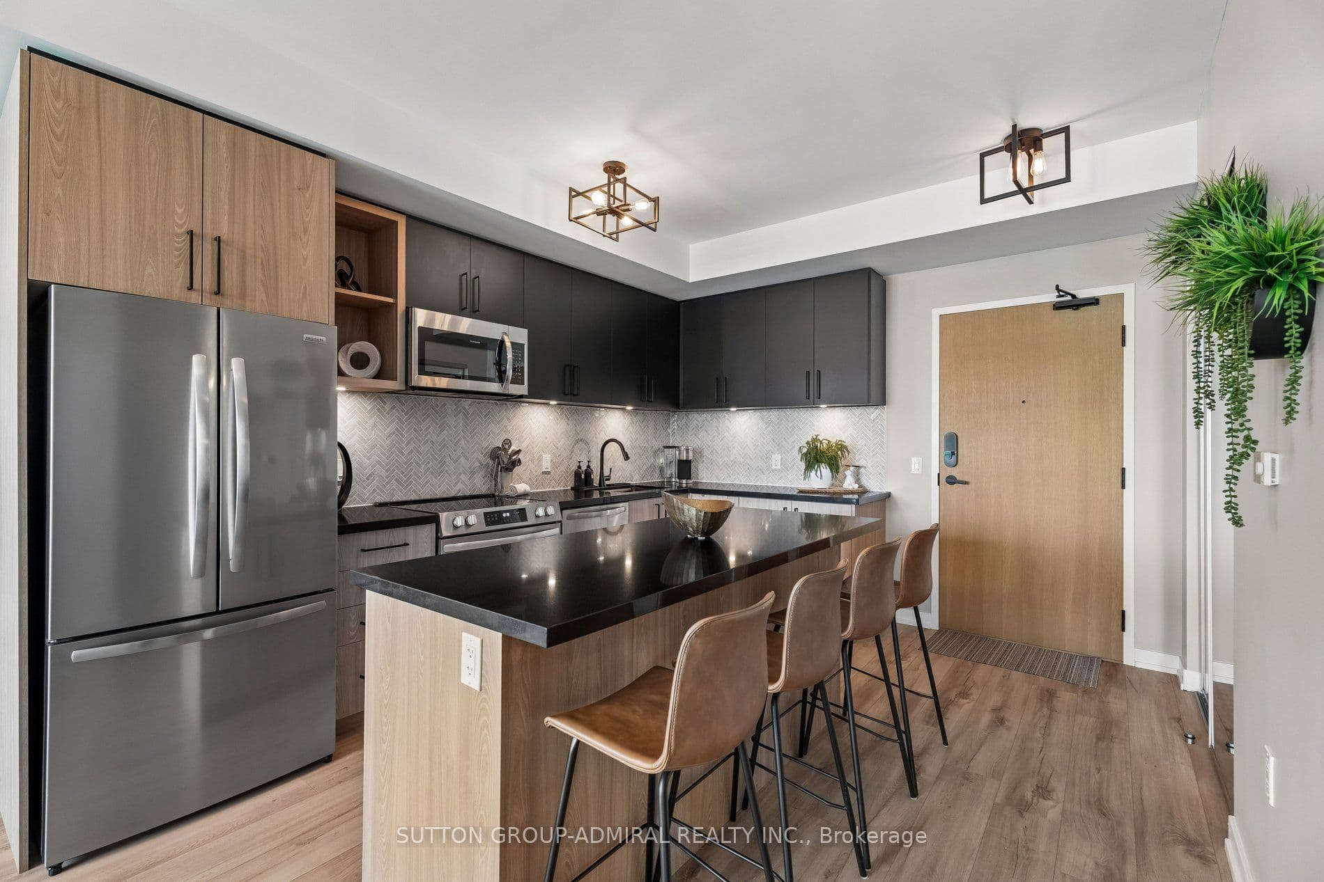 Suite 422 · Floor 4, Unit 422 · 333 Sunseeker Ave
