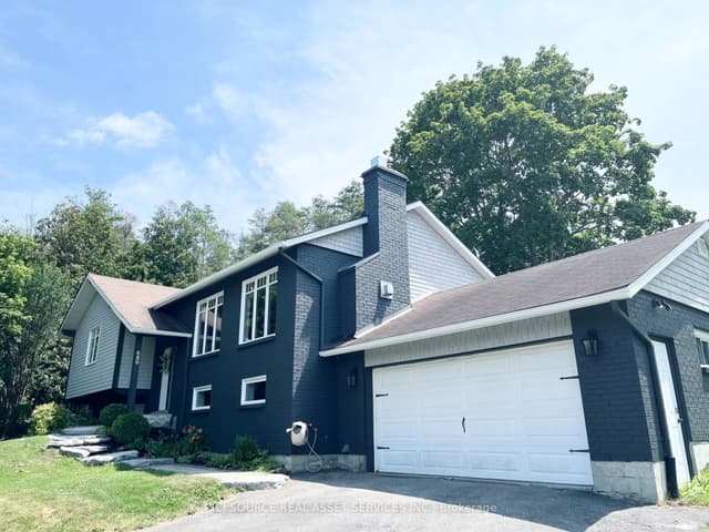 Detached at 689 Ravenshoe Road, Uxbridge, ON L9P 1R2