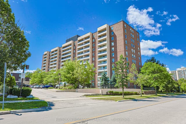 Condo Apartment at 31 Four Winds Drive 209, Toronto, ON M3J 1K9, Toronto W05