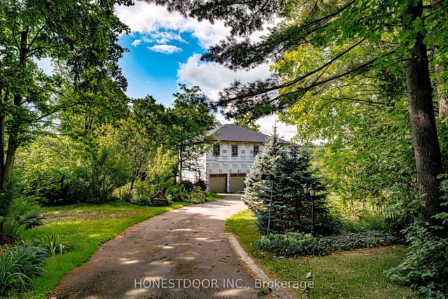 Detached at 40 Old Church Road, King, ON L7B 1K4