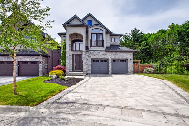 Detached at 31 Dorr Court, Hamilton, ON L9K 0H4