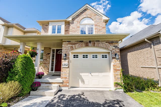 Detached at 1352 Wadebridge Crescent, Oshawa, ON L1K 3B2
