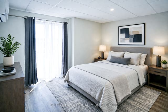 Multiplex at 19 Centre Street W 301, Strathroy-Caradoc, ON N7G 1Y5