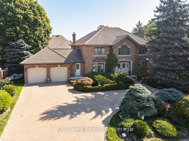 Detached at 1070 Geran Crescent, Mississauga, ON L5H 4A6