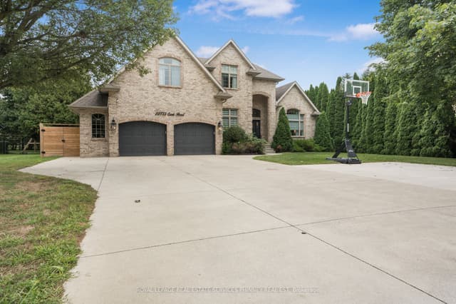 Detached at 22735 Creek Road, Chatham-Kent, ON N7M 5J3