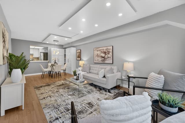 Condo Apartment at 1001 Cedarglen Gate 221, Mississauga, ON L5C 4R2