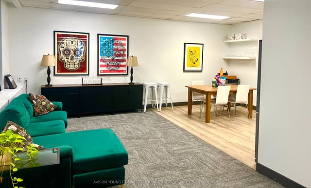 Office at 170 University Avenue 401, Toronto, ON M5H 3B3, Toronto C01