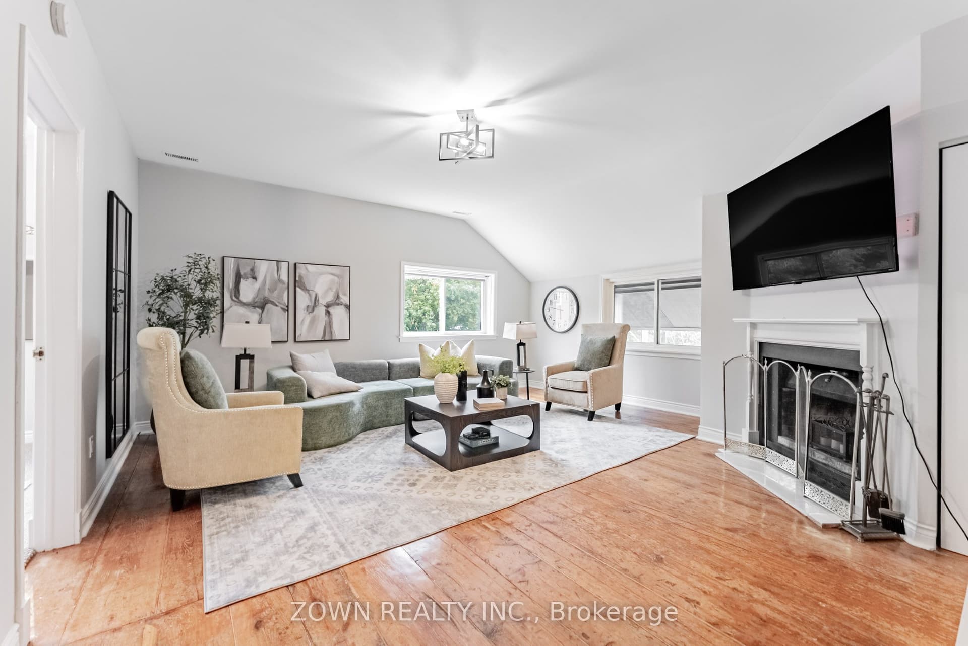 Unit Upper · 17277 Old Main St