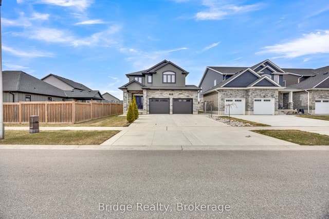 Detached at 256 Tamarack Boulevard, Woodstock, ON N4S 0E2