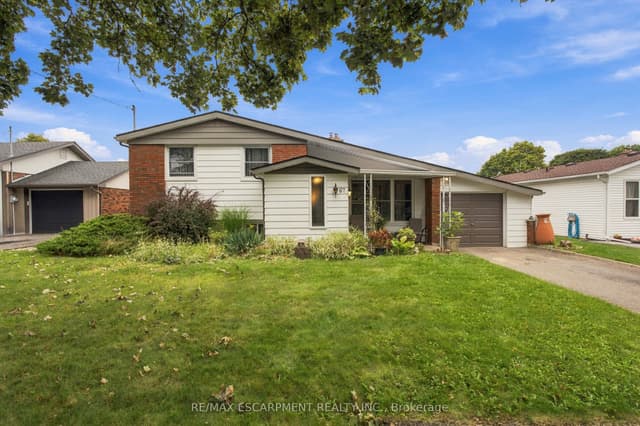 Detached at 67 Wakelin Terrace, St. Catharines, ON L2M 4K8