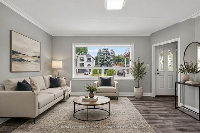 Detached at 1072 Orchard Road, Mississauga, ON L5E 2N9