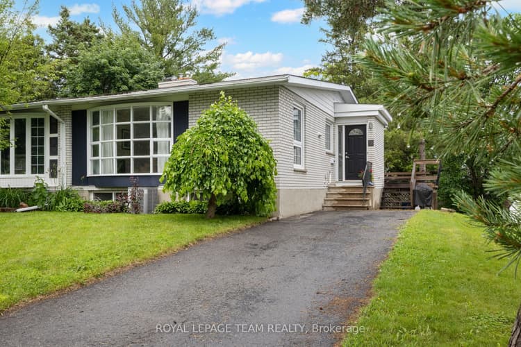 40 Woodmount Crescent