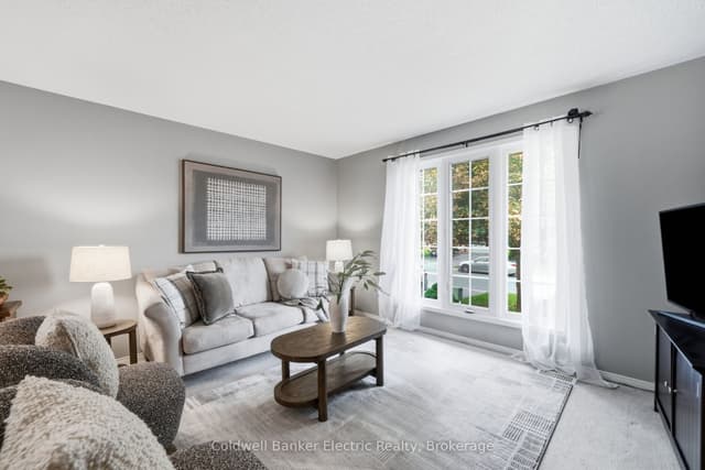 Detached at 854 Abbey Lane, Peterborough, ON K9H 7N6