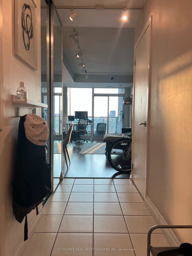 Condo Apartment at 219 Fort York Boulevard 2612, Toronto, ON M5V 1B1, Toronto C01