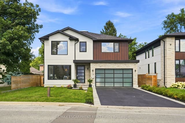 Detached at 1181 Ogden Avenue, Mississauga, ON L5E 2G8