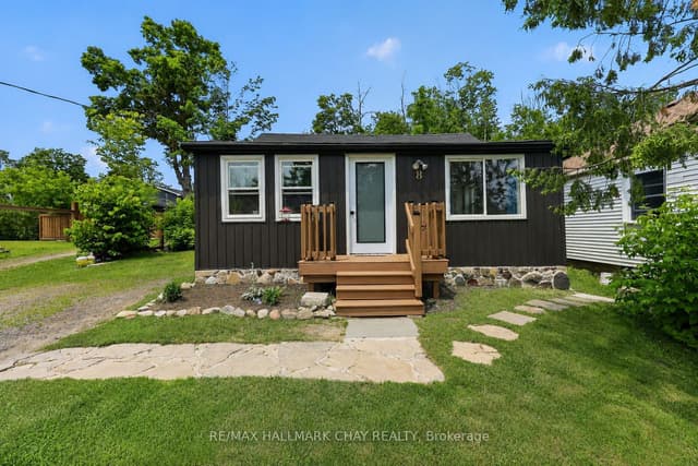 Detached at 8 Myrtle Avenue, Oro-Medonte, ON L0L 1T0