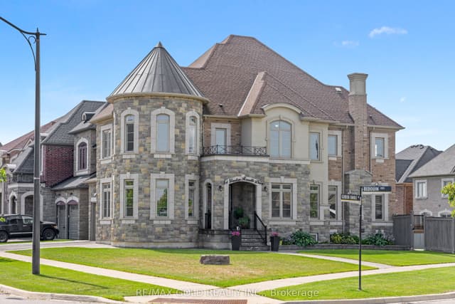 Detached at 54 Gordon Randle Drive, Brampton, ON L6P 4H3