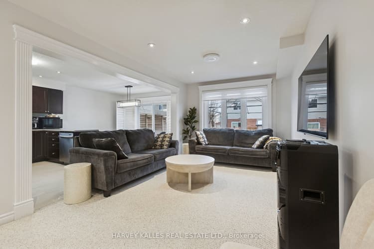409 Tealby Crescent