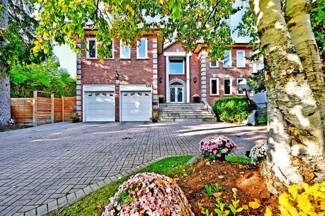Detached at 186 Oxford Street, Richmond Hill, ON L4C 4L7