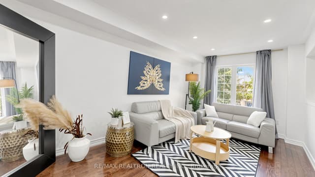 Att/Row/Townhouse at 88 Banbrooke Crescent, Newmarket, ON L3X 2W9