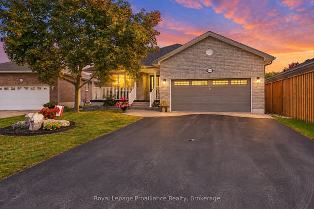 Detached at 2979 Jennifer Drive, Peterborough, ON K9L 1Z9