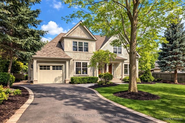 Detached at 1049 Cedar Grove Boulevard, Oakville, ON L6J 2C2