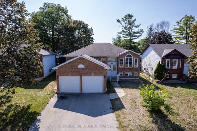 Detached at 12 LANGEVIN Drive, Wasaga Beach, ON L9Z 1C6