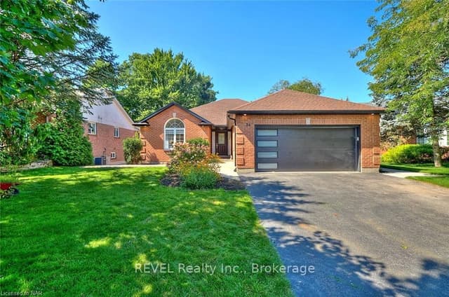 Detached at 26 Oakridge Boulevard, Pelham, ON L0S 1E5