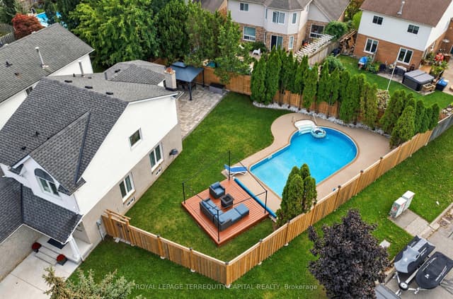 Detached at 32 Summers Drive, Thorold, ON L2V 4Z9