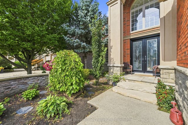 Detached at 123 Tollgate Drive, Hamilton, ON L9G 5C9