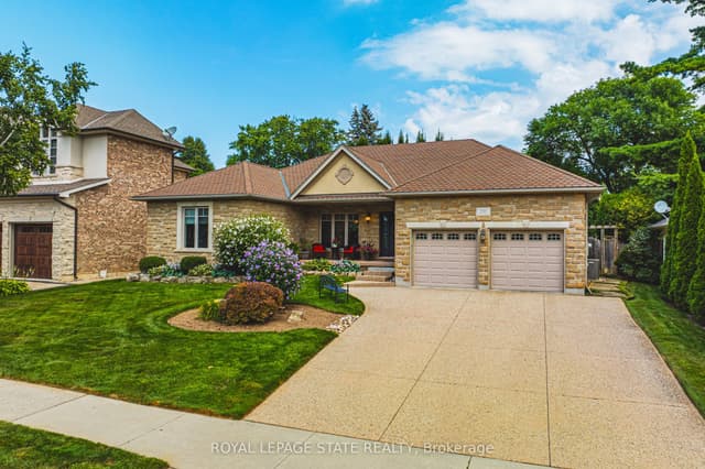 Detached at 231 Pine Cove Road, Burlington, ON L7N 1W1