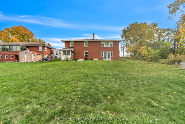 Detached at 22 Hamilton Drive, Newmarket, ON L3Y 3E8