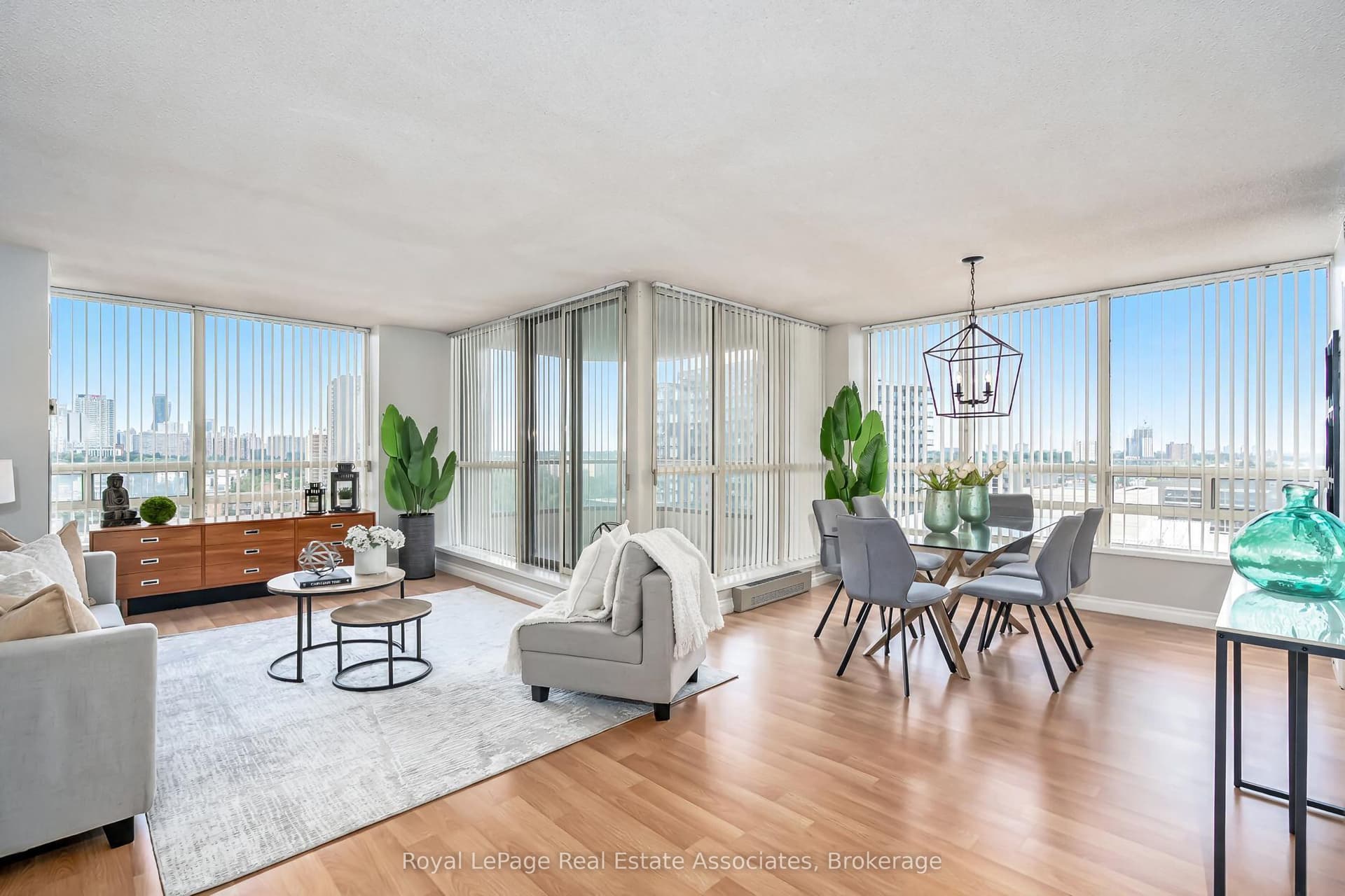 Suite 1611 · Floor 16, Unit 1611 · 75 King St E