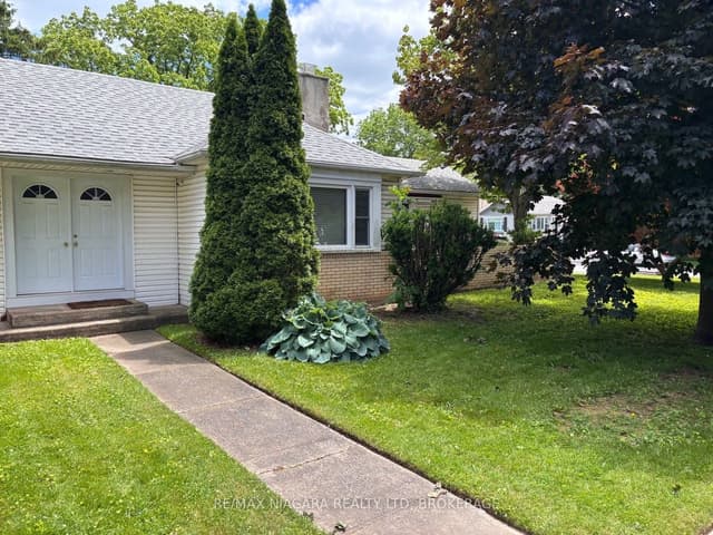 Detached at 6022 Brookfield Avenue, Niagara Falls, ON L2G 5R5