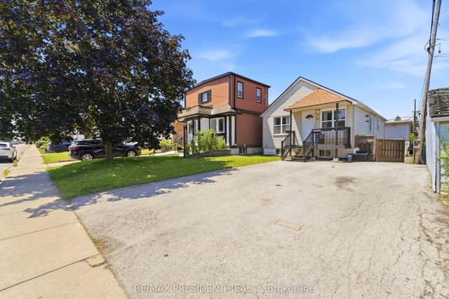 Detached at 43 Adair Avenue N, Hamilton, ON L8H 6A5