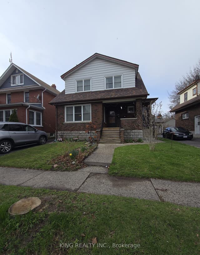 Triplex at 348/350 Arthur Street St, Oshawa, ON L1H 1P3