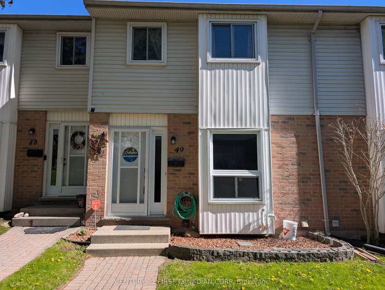 110 Deveron Crescent