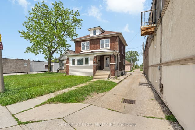 Duplex at 942 Tecumseh Road E, Windsor, ON N8X 2S6