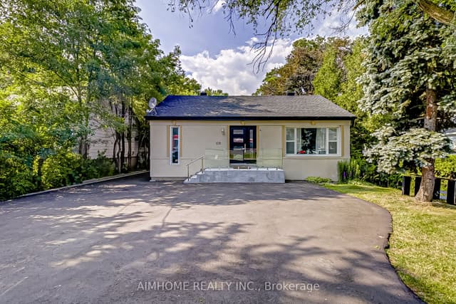 Detached at 108 Steeles Avenue E, Markham, ON L3T 1A4