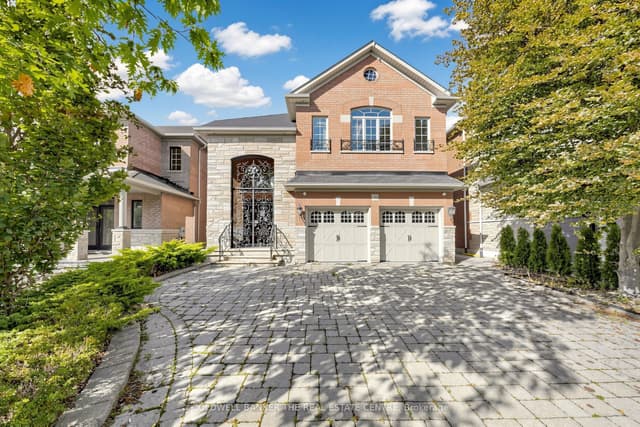 Detached at 20 Shalom Aleichem Court, Vaughan, ON L4J 0E5