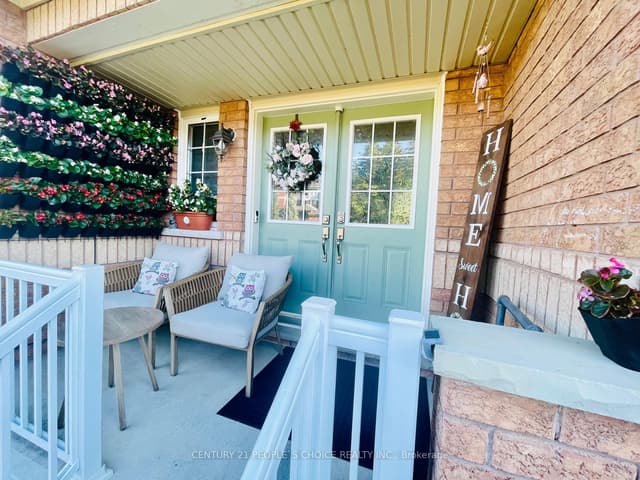 Att/Row/Townhouse at 98 Niagara Trail, Halton Hills, ON L7G 0A8