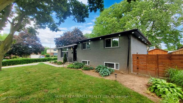 Detached at 374 Book Road, Grimsby, ON L3M 2M6
