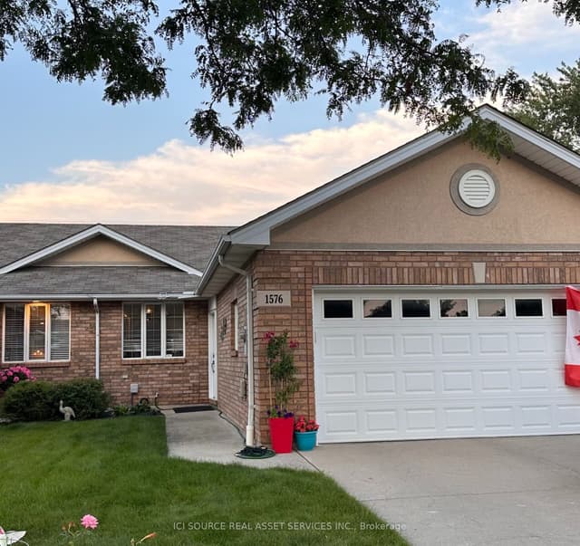 Att/Row/Townhouse at 1576 Blue Heron Drive, Windsor, ON N8P 1L6