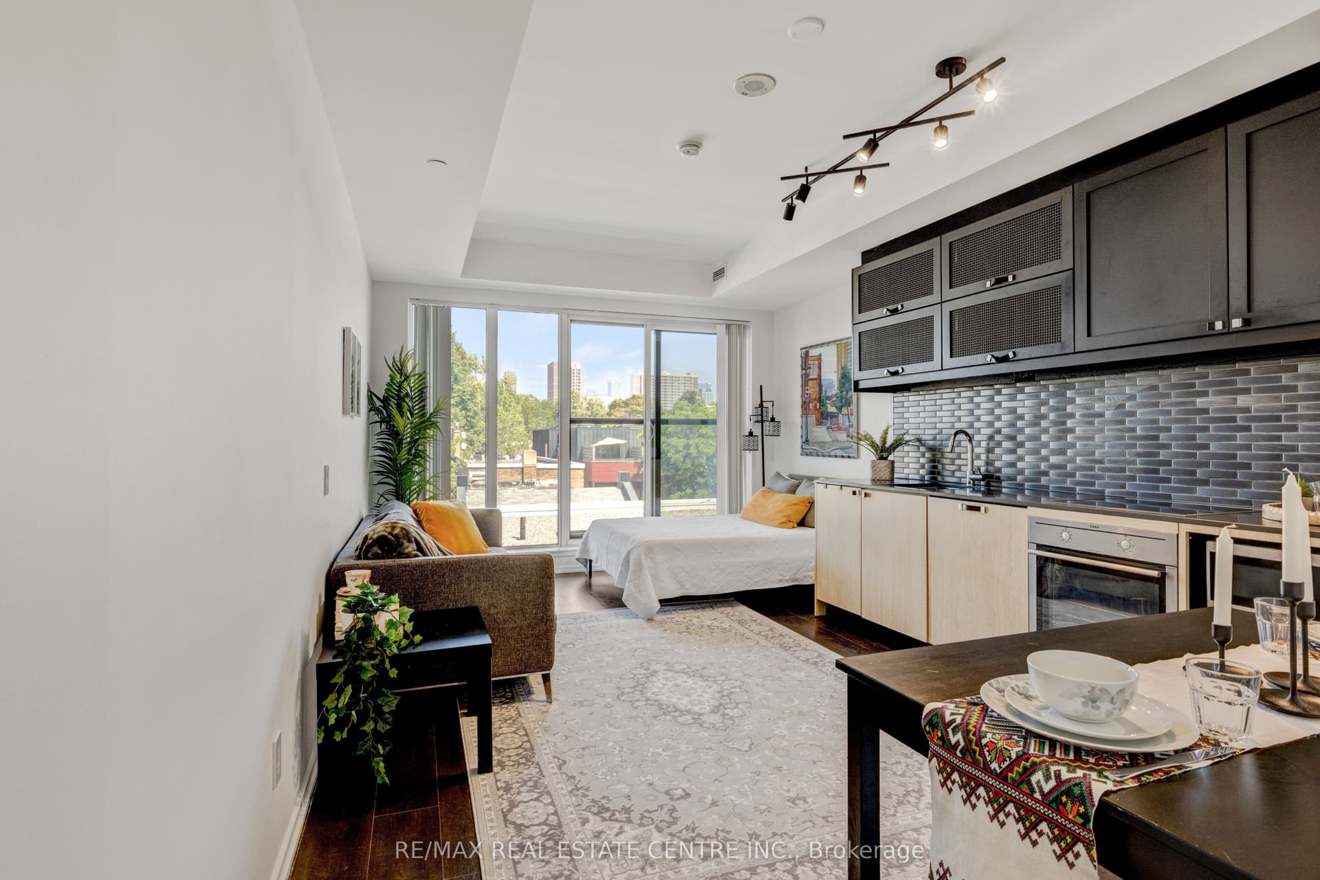 Suite 308 · Floor 3, Unit 308 · 783 Bathurst St