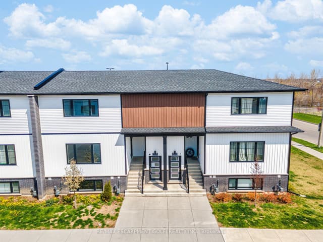 Condo Townhouse at 4263 FOURTH Avenue 212, Niagara Falls, ON L2E 0C2